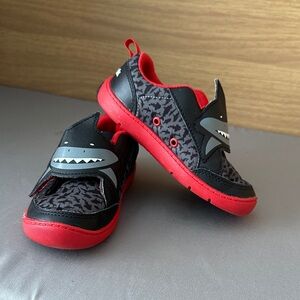 Reebok toddler kids Shark Accent Slip-On Sneakers in Black and Red size 7